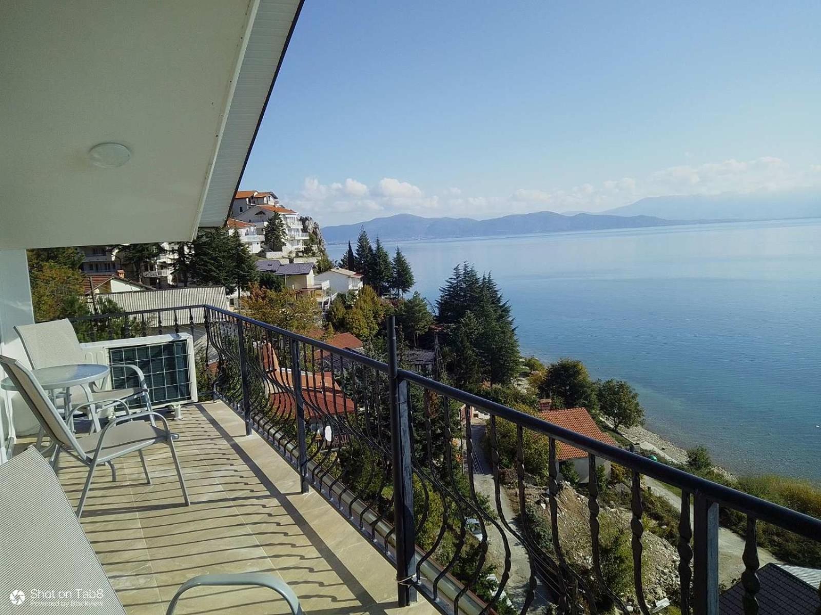 Royal View Apartments Struga Esterno foto