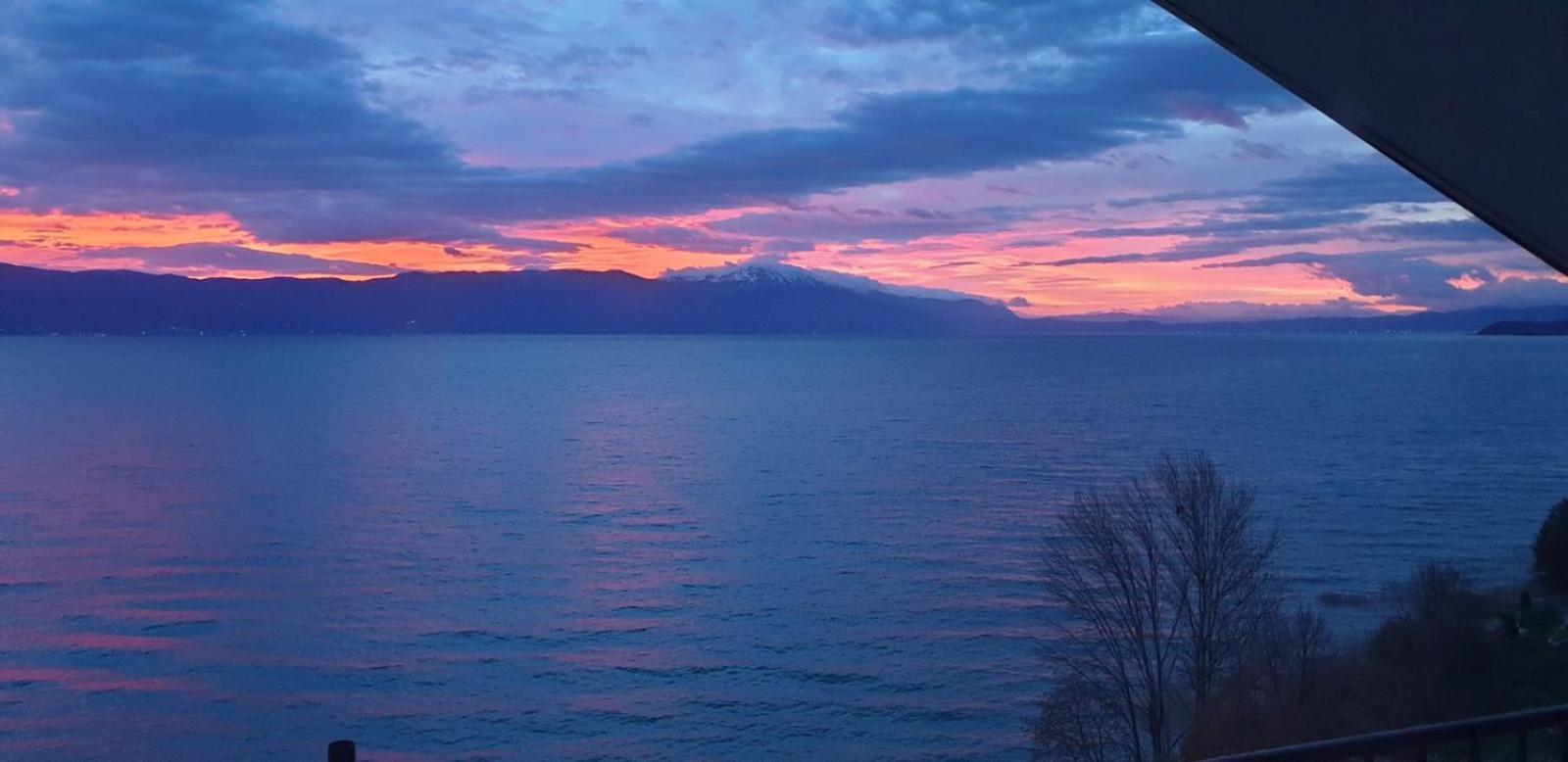 Royal View Apartments Struga Esterno foto