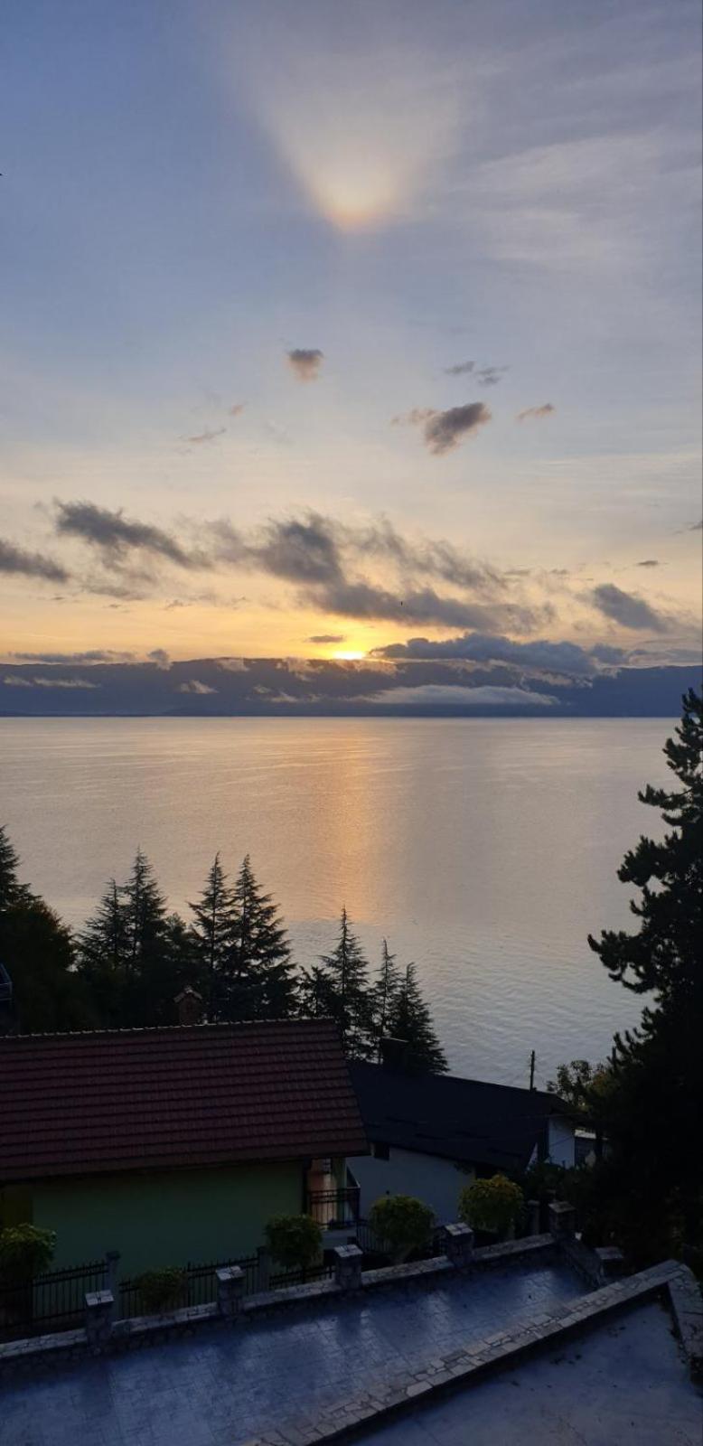 Royal View Apartments Struga Esterno foto