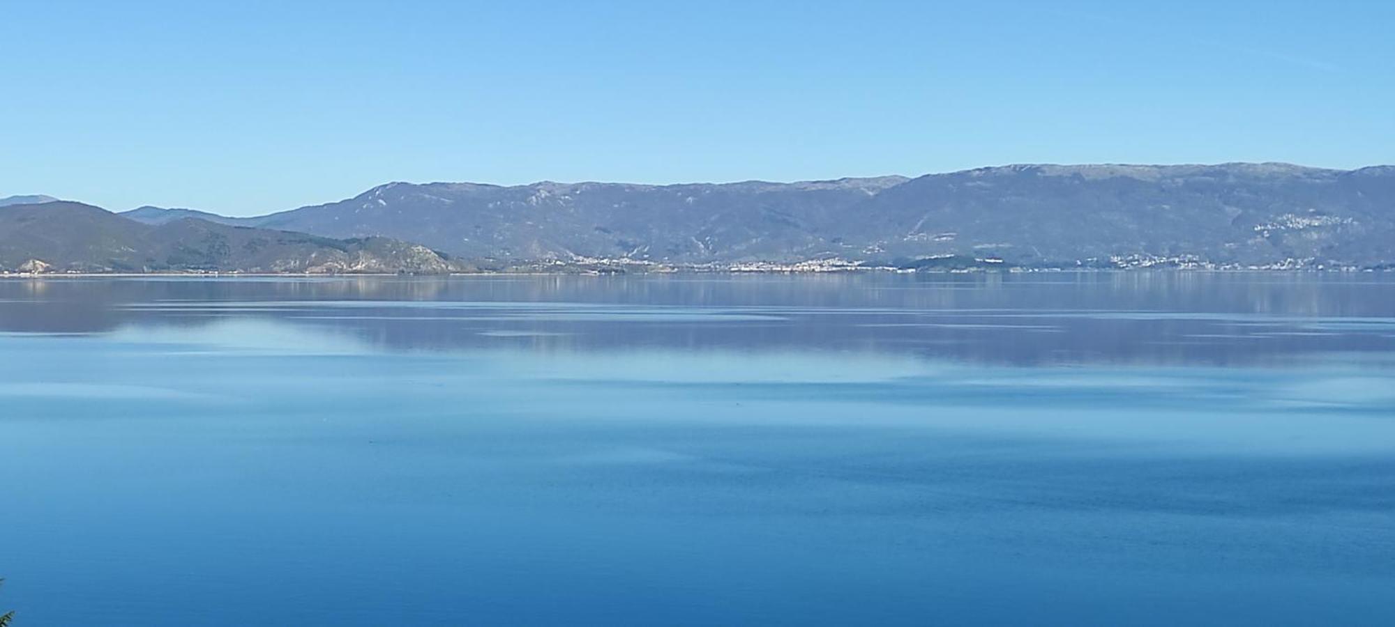 Royal View Apartments Struga Esterno foto