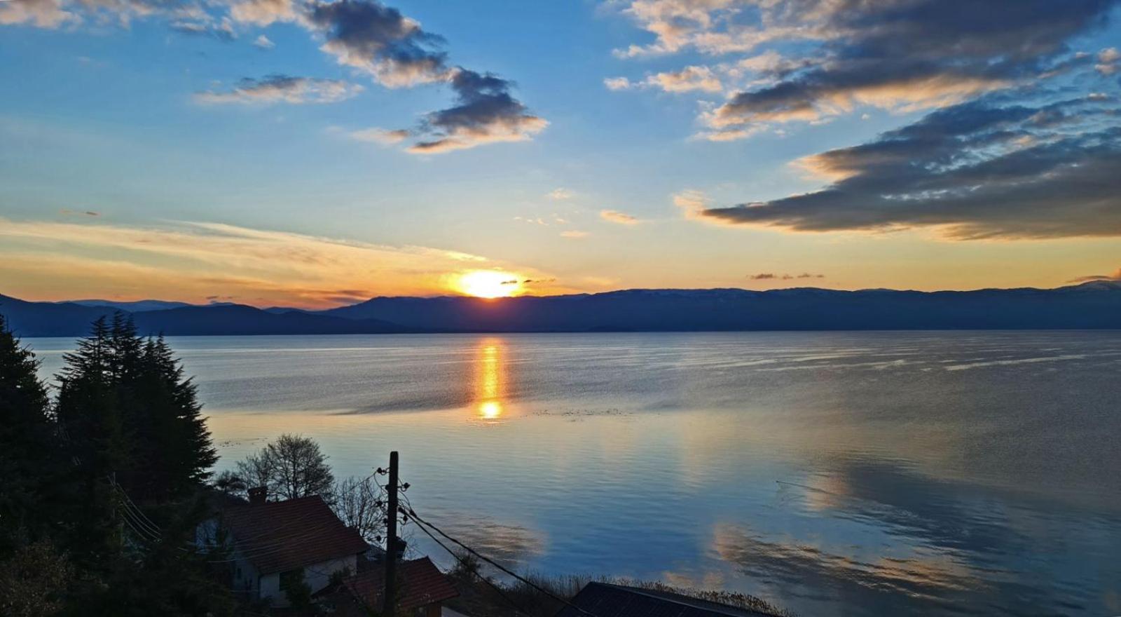 Royal View Apartments Struga Esterno foto